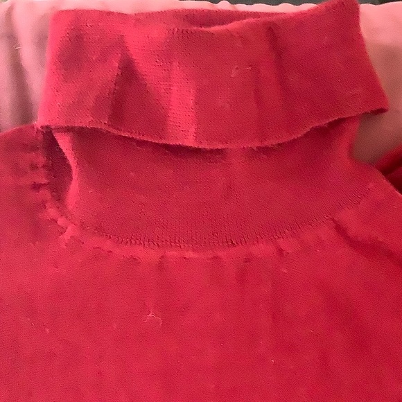 Long sleeved fine wool sweater with turtleneck. - Picture 2 of 7